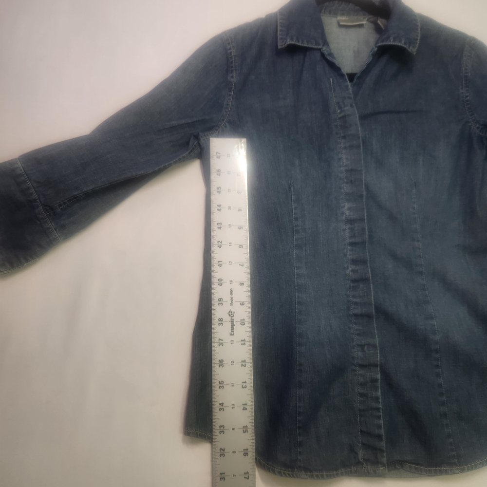 💙Chico's Classic Versatile Blue Button-Up Shirt Size 0 - Picture 6 of 9